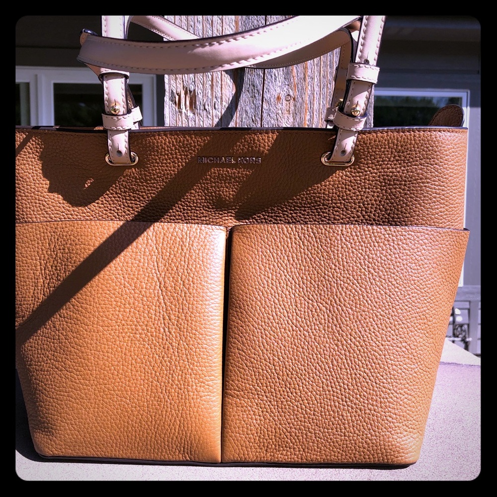 Elegant shoulder bag